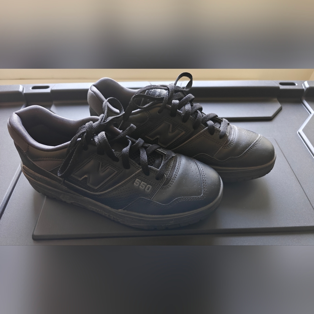 New Balance 550 Men's Black Sneakers Size 10